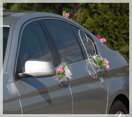 MIKA - kwiatowa dekoracja na auto