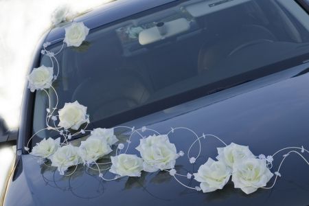LAURA krem - stroik na samochód ślubny