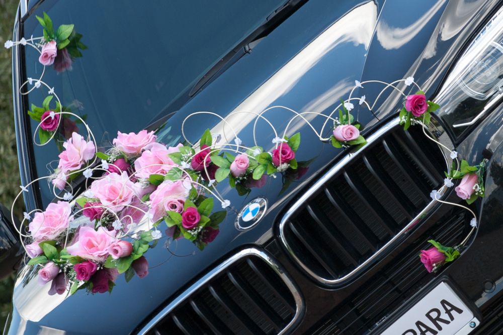 NIKA sztuczne kwiaty na samochód