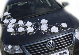 LAURA biała - ozdoba ślubna na samochód